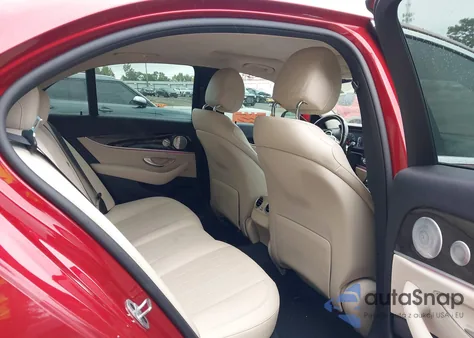 2020 Mercedes-Benz E 350 z USA, uszkodzony, nr VIN WDDZF8DB3LA719974